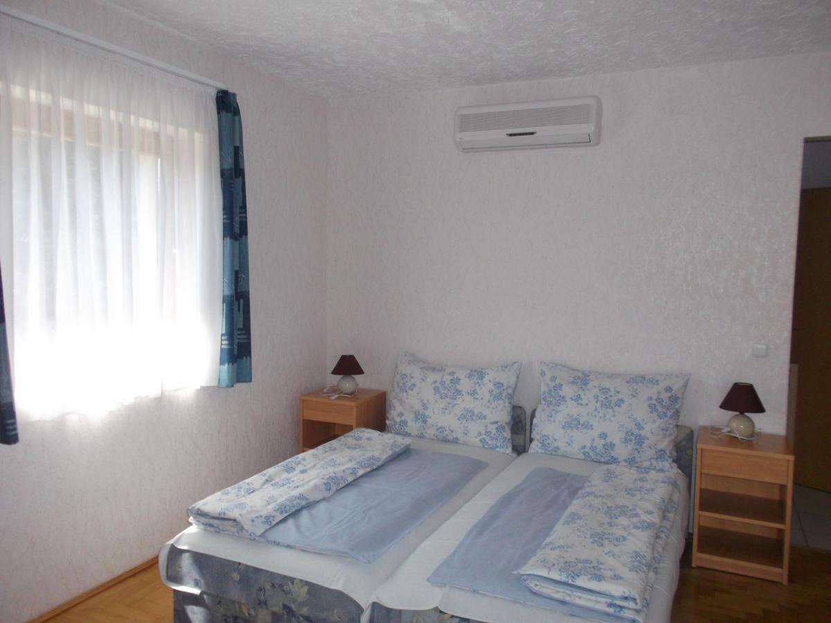 Anita Apartmanhaz Apartment Balatonfured Exterior photo